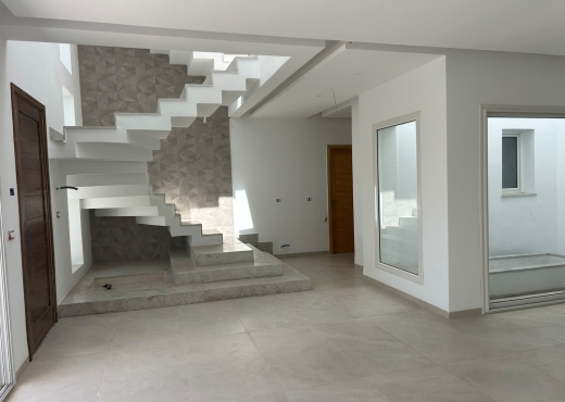À VENDRE – Villa Triplex Haut Standing S+3 - Bien immobilier à {"id":4,"country_id":219,"name":"BIZERTE","slug":"bizerte"} - Agence Immobilière immo\'in