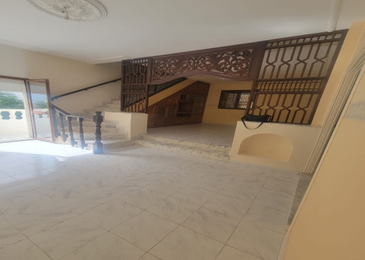 À Vendre : Duplex - en 1er et 2ème étage