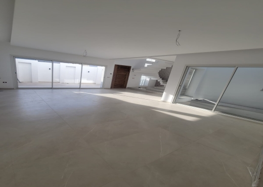 À VENDRE – Villa Triplex Haut Standing S+3 - Bien immobilier à {"id":4,"country_id":219,"name":"BIZERTE","slug":"bizerte"} - Image 4 - Best Service - Agence Immobilière Best Service