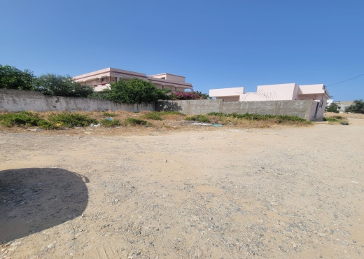 📣 À Vendre – Terrain en bande - Bien immobilier à {"id":4,"country_id":219,"name":"BIZERTE","slug":"bizerte"} - Image 2 - Best Service - Agence Immobilière Best Service